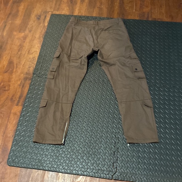 34 waist cargo pants - Picture 2 of 3